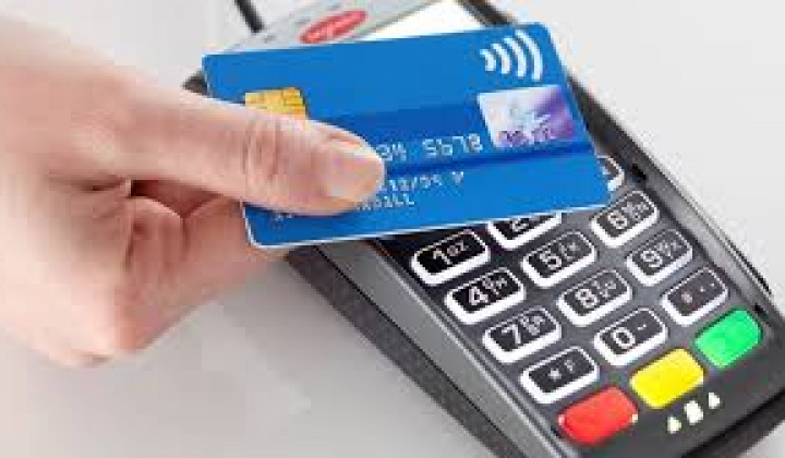 Fotka - Platba kartou na obecnom úrade